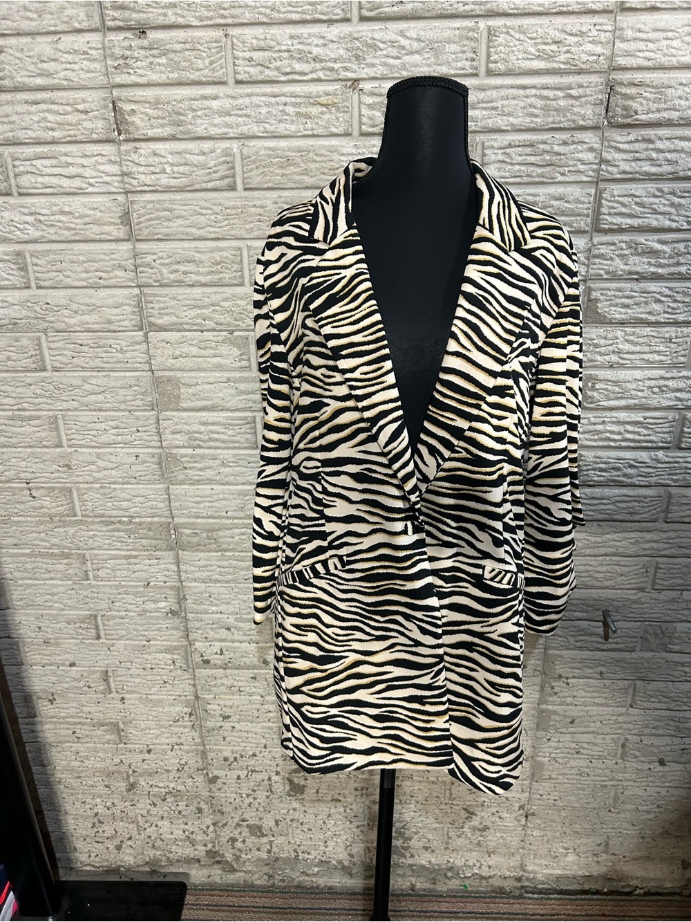 NWT Ever Go One Button Blazer Zebra Print Long Blazer Jacket - Black & Cream